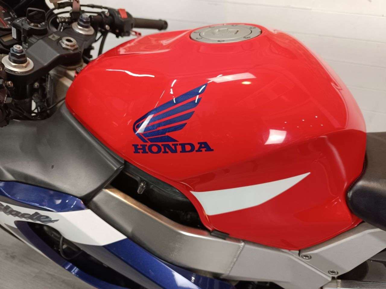 2000 HONDA CBR900RR FIREBLADE 2000 HONDA CBR900RR FIREBLADE