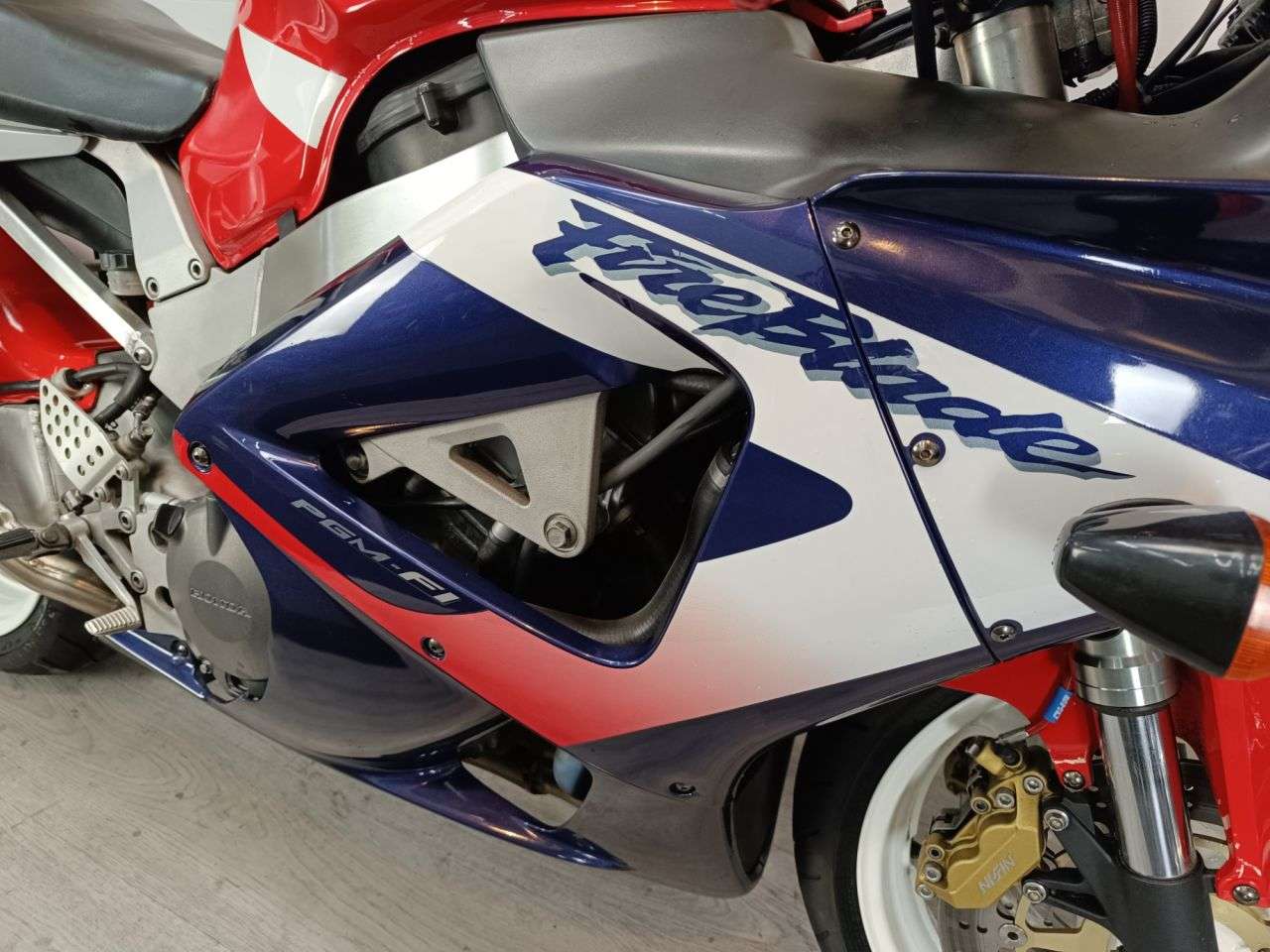 2000 HONDA CBR900RR FIREBLADE 2000 HONDA CBR900RR FIREBLADE