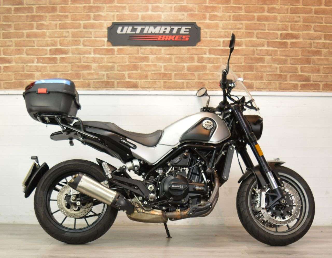 A 2021 BENELLI LEONCINO 500 A 2021 BENELLI LEONCINO 500