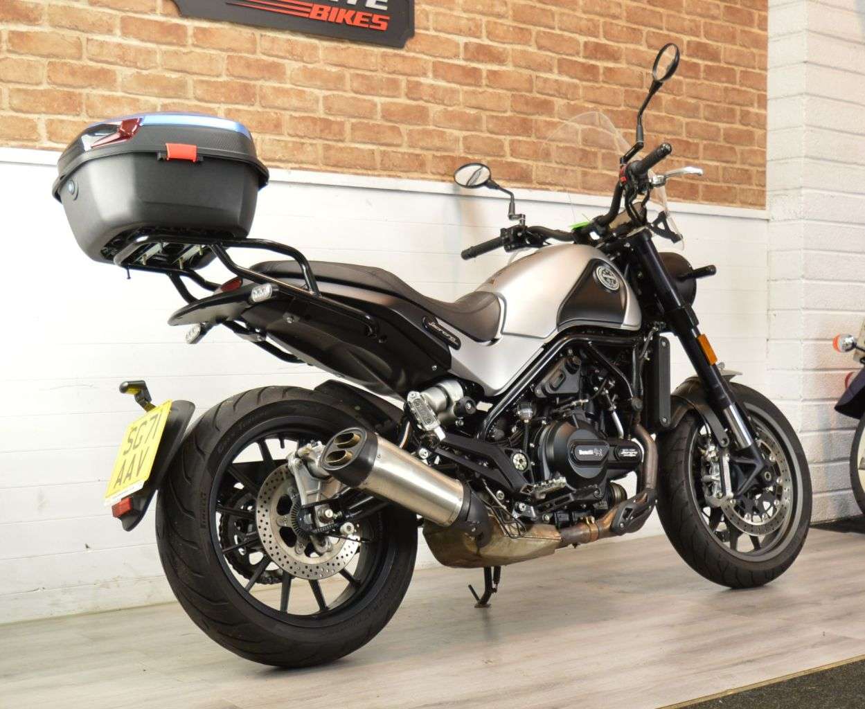 A 2021 BENELLI LEONCINO 500 A 2021 BENELLI LEONCINO 500