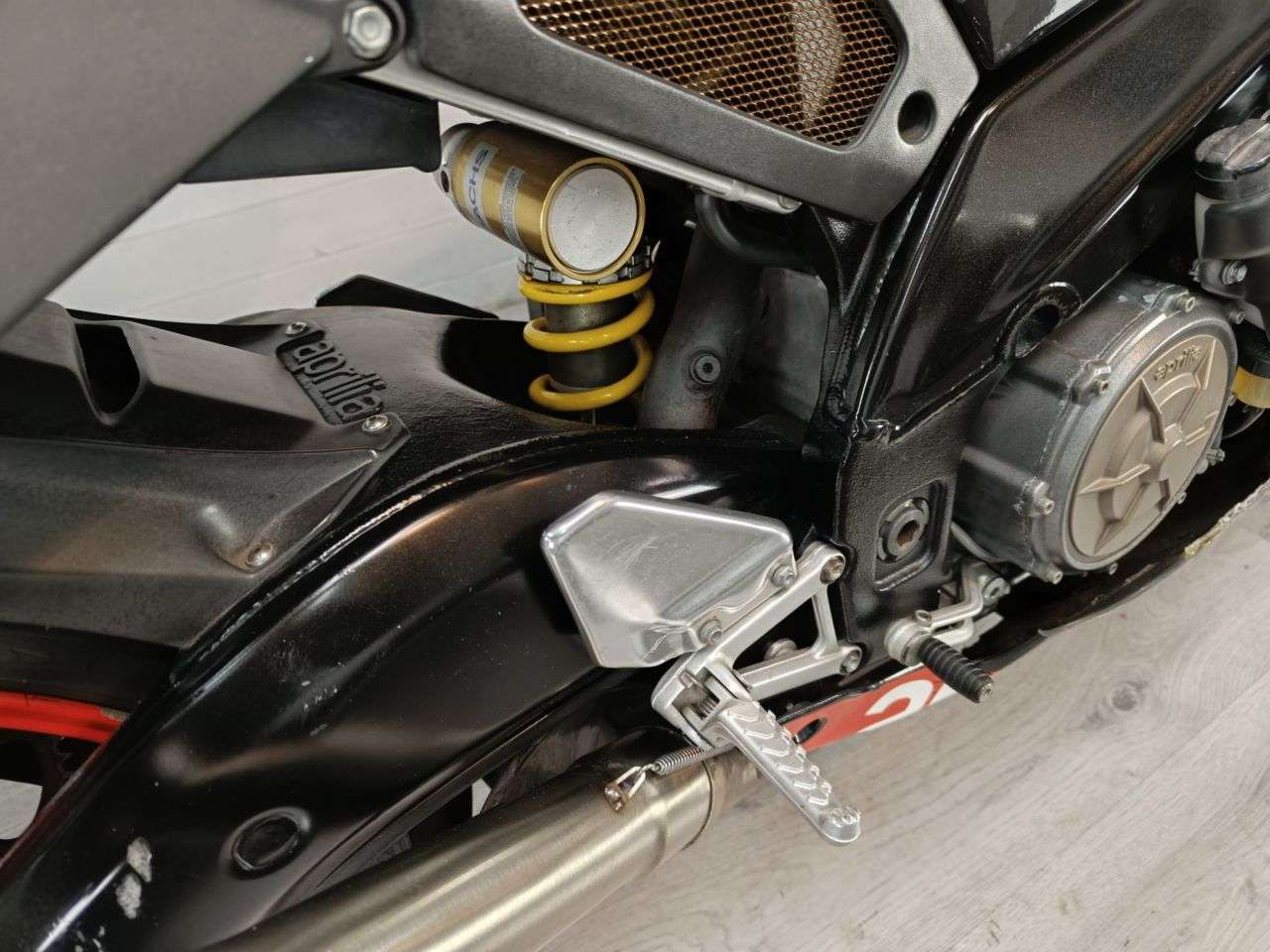 2004 APRILIA TUONO 1000 2004 APRILIA TUONO 1000