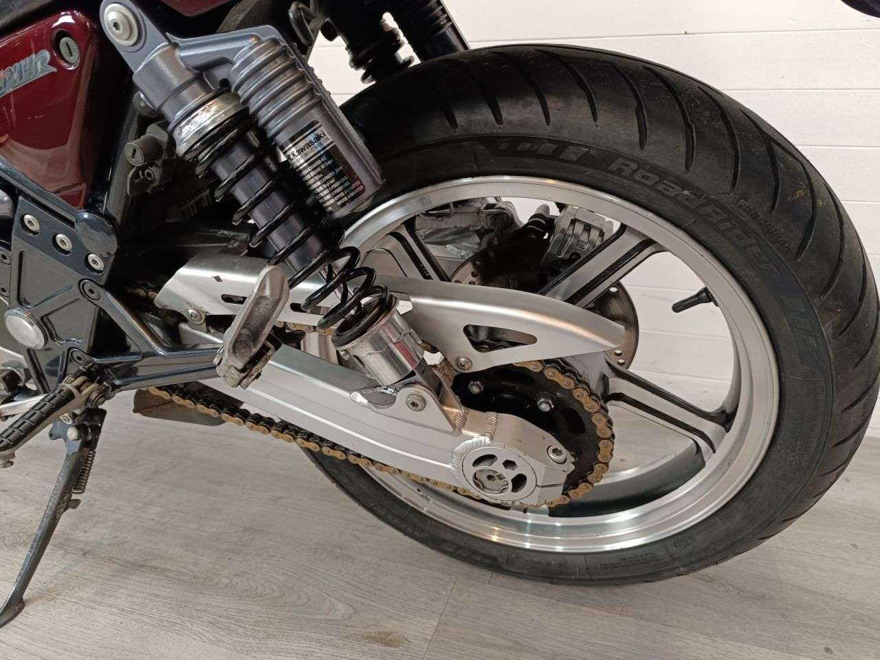 A 1995 KAWASAKI ZEPHYR 550 A 1995 KAWASAKI ZEPHYR 550