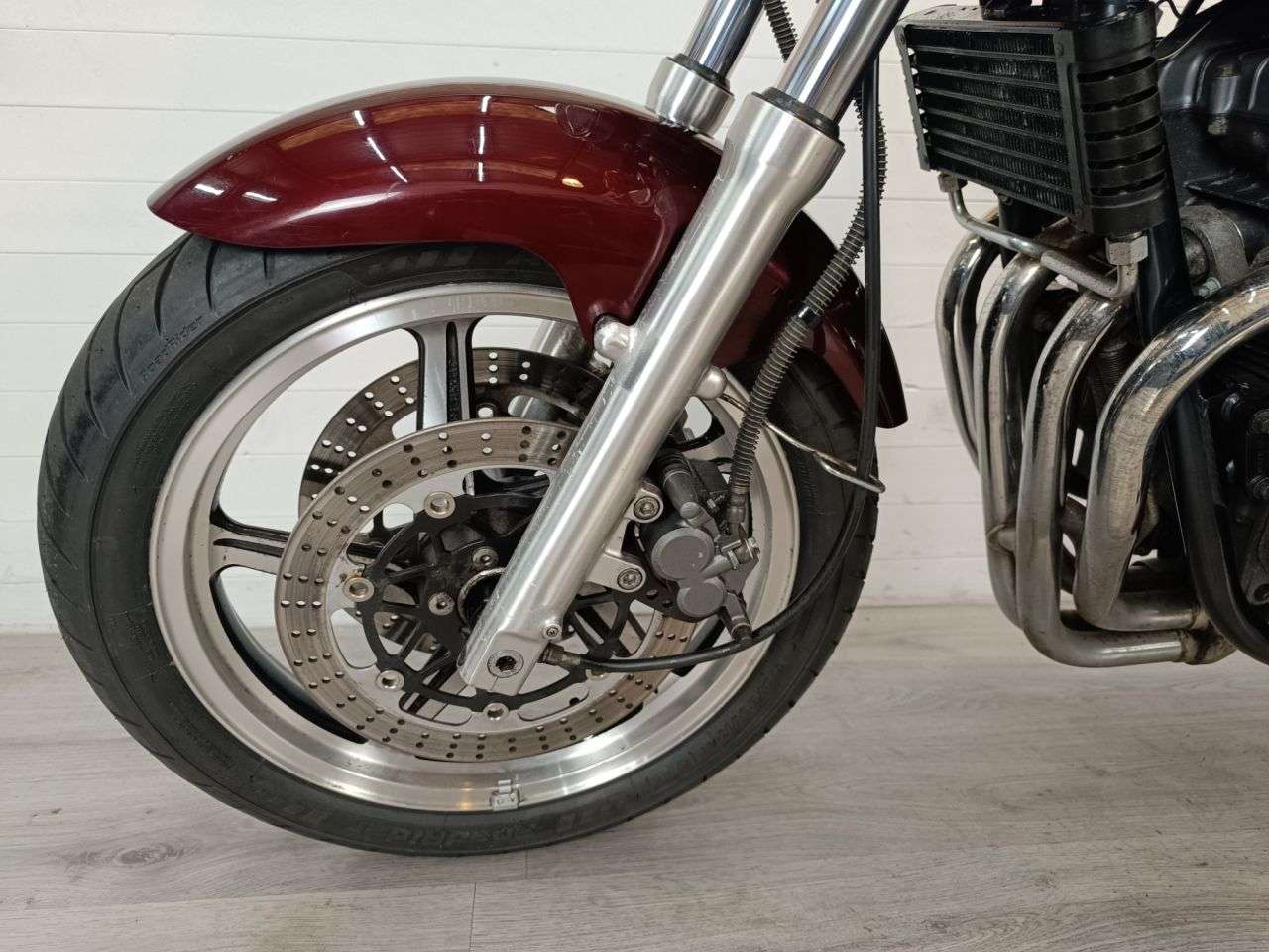 A 1995 KAWASAKI ZEPHYR 550 A 1995 KAWASAKI ZEPHYR 550