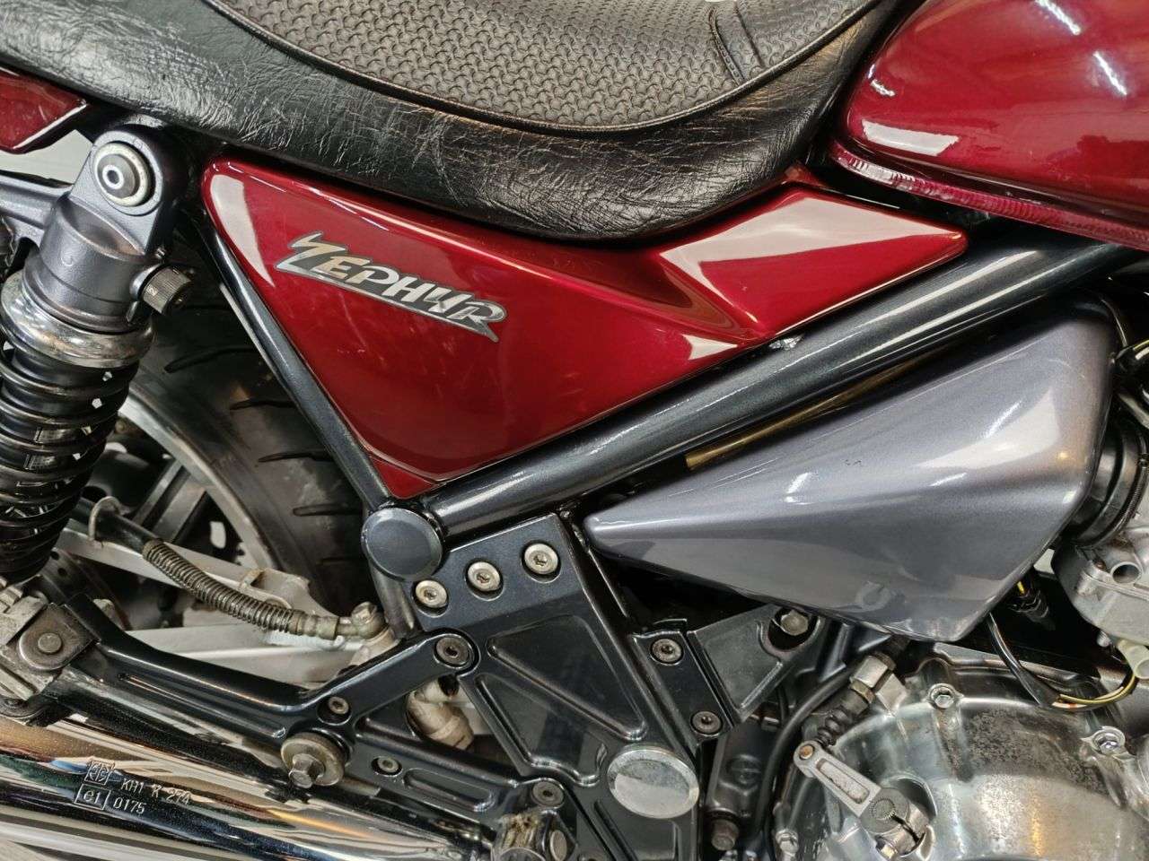 1995 KAWASAKI ZEPHYR 550 1995 KAWASAKI ZEPHYR 550