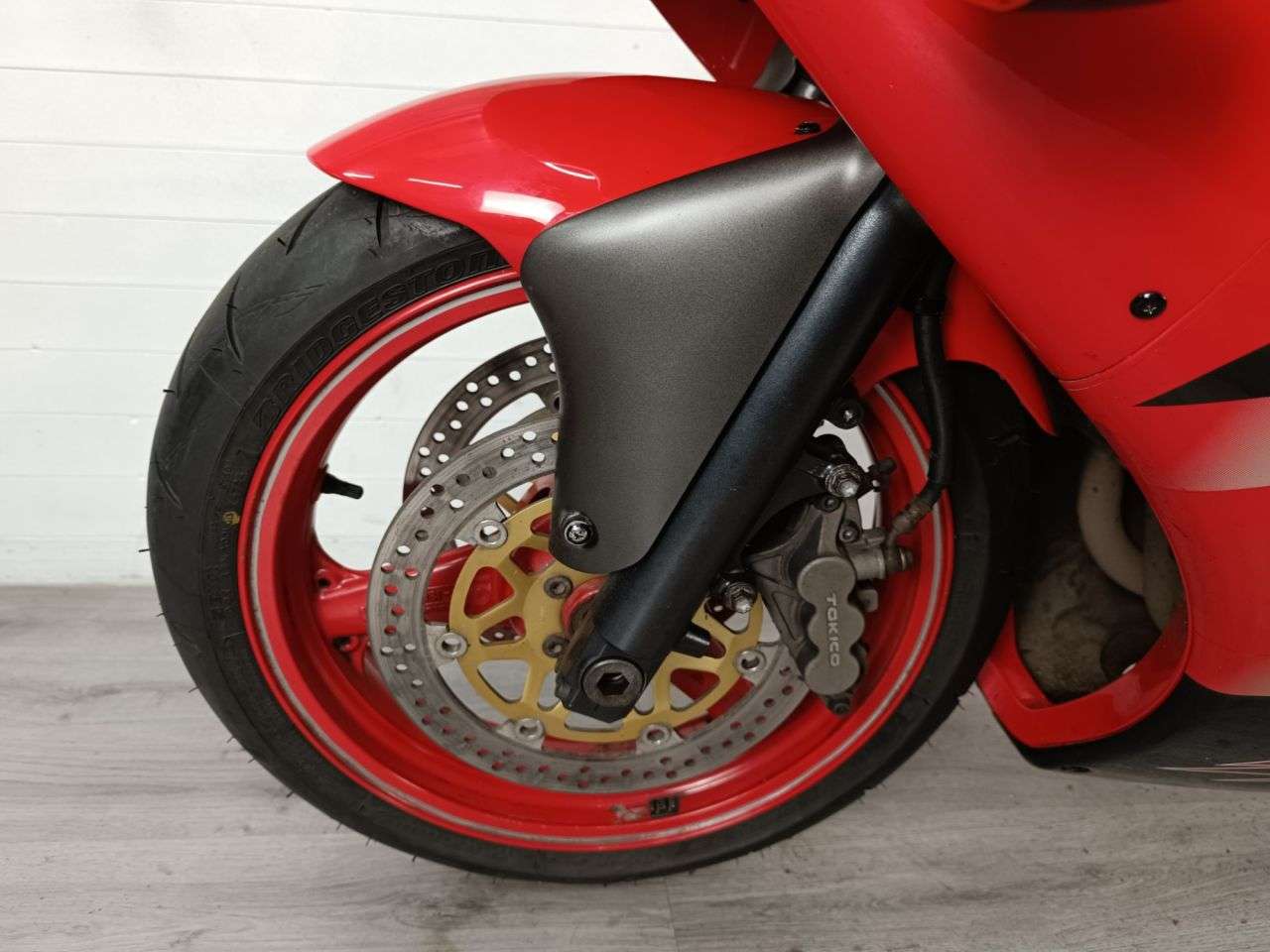 A 2002 KAWASAKI NINJA ZX-6R 636cc A 2002 KAWASAKI NINJA ZX-6R 636cc