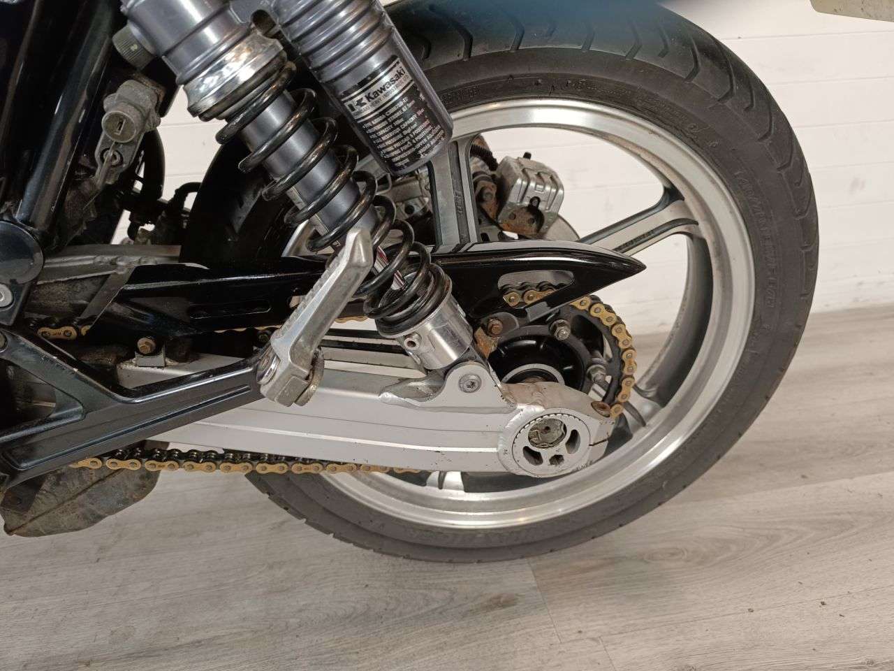 A 1997 KAWASAKI ZEPHYR 550 A 1997 KAWASAKI ZEPHYR 550