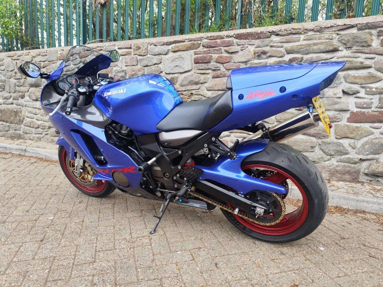 2002 KAWASAKI ZX-12R 2002 KAWASAKI ZX-12R