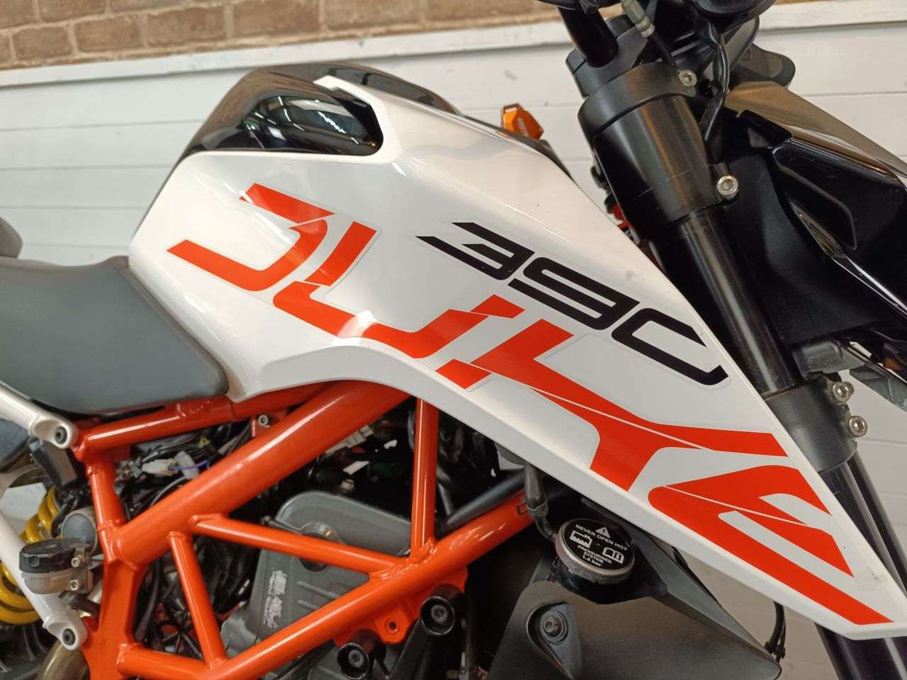 A 2017 KTM 390 DUKE 390 A 2017 KTM 390 DUKE 390