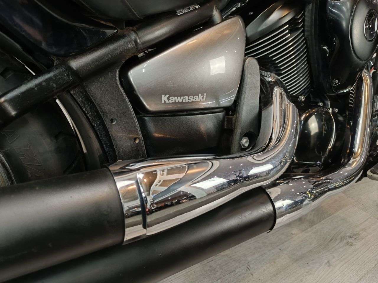 A 2016 KAWASAKI VULCAN 900 Classic Special Edition A 2016 KAWASAKI VULCAN 900 Classic Special Edition