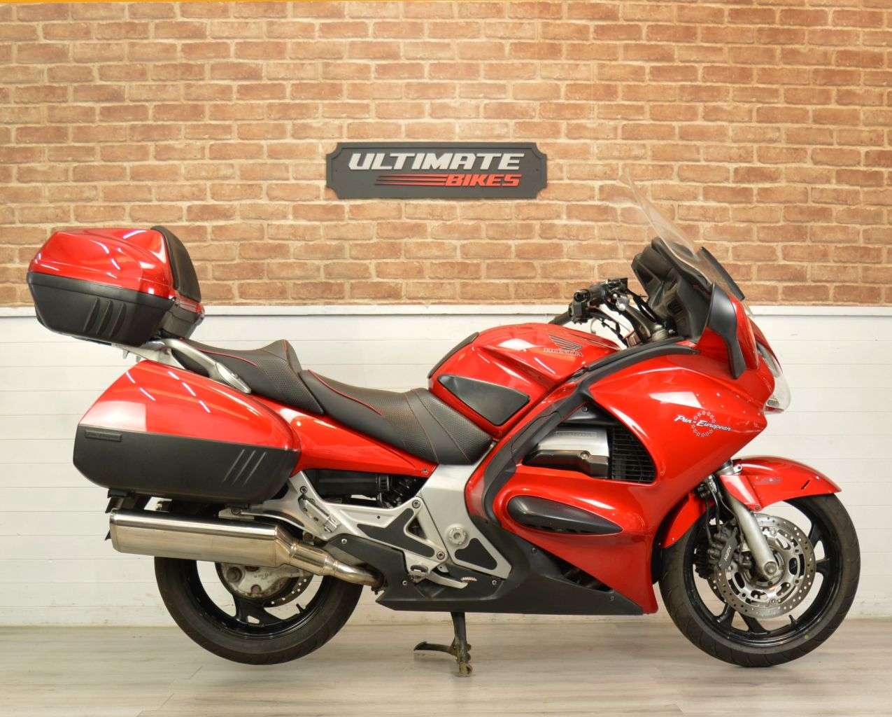 A 2002 HONDA ST1300 PAN EUROPEAN A 2002 HONDA ST1300 PAN EUROPEAN