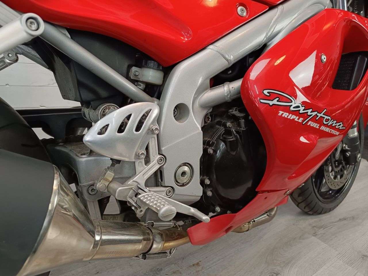 1998 TRIUMPH DAYTONA T595 1998 TRIUMPH DAYTONA T595