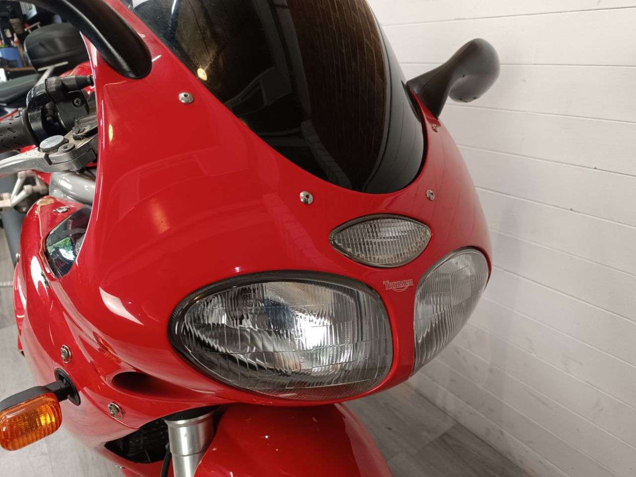 A 1998 TRIUMPH DAYTONA T595 A 1998 TRIUMPH DAYTONA T595