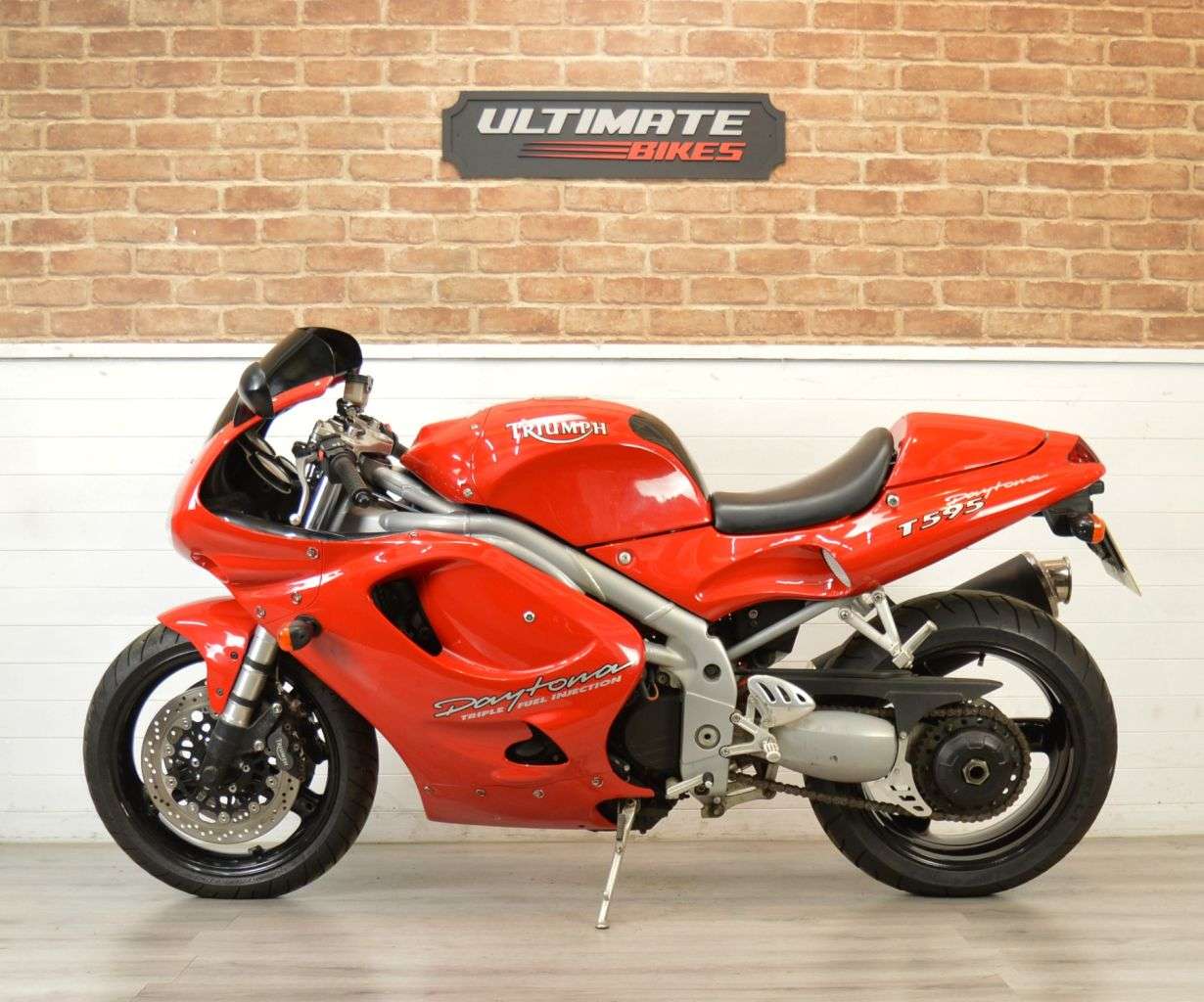 1998 TRIUMPH DAYTONA T595 1998 TRIUMPH DAYTONA T595