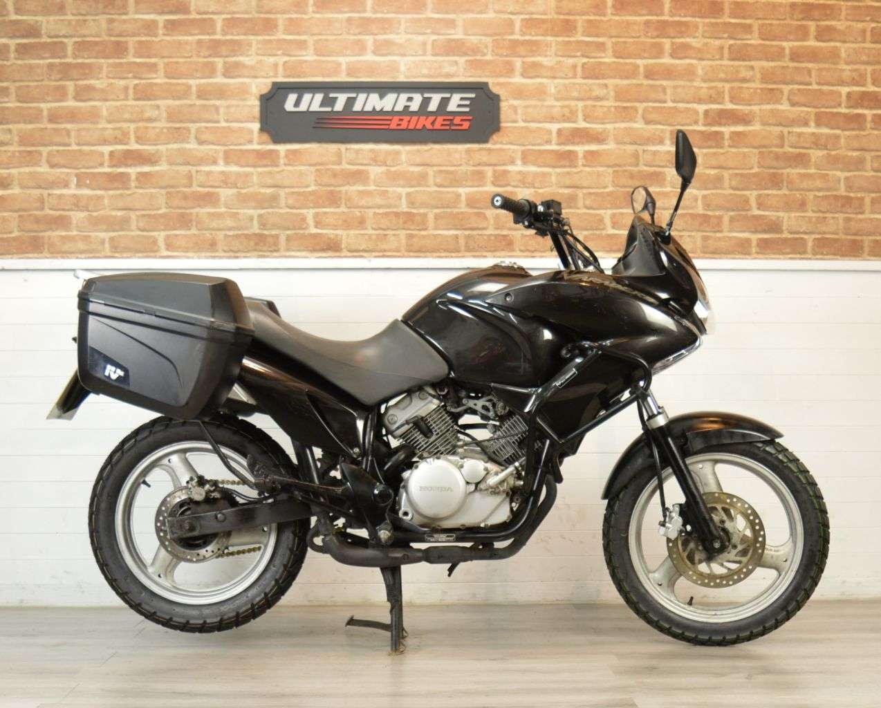 A 2009 HONDA XL125 V VARADERO A 2009 HONDA XL125 V VARADERO