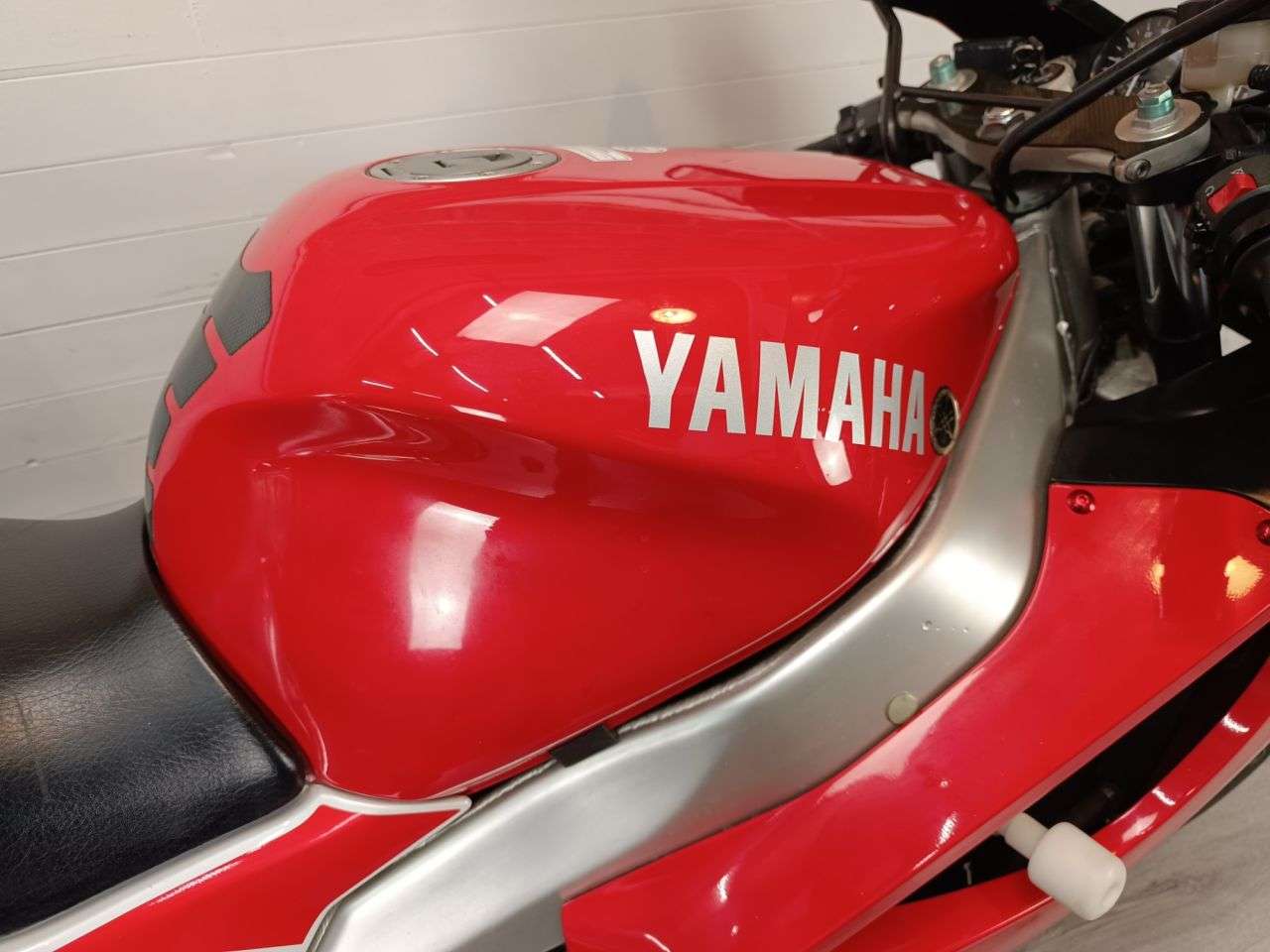 A 1997 YAMAHA YZF 1000R THUNDERACE A 1997 YAMAHA YZF 1000R THUNDERACE