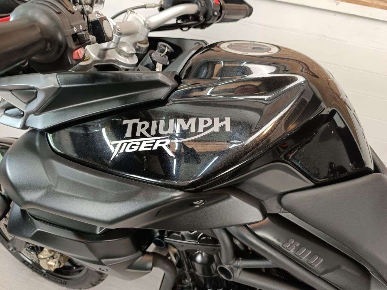 2011 TRIUMPH TIGER 800 2011 TRIUMPH TIGER 800