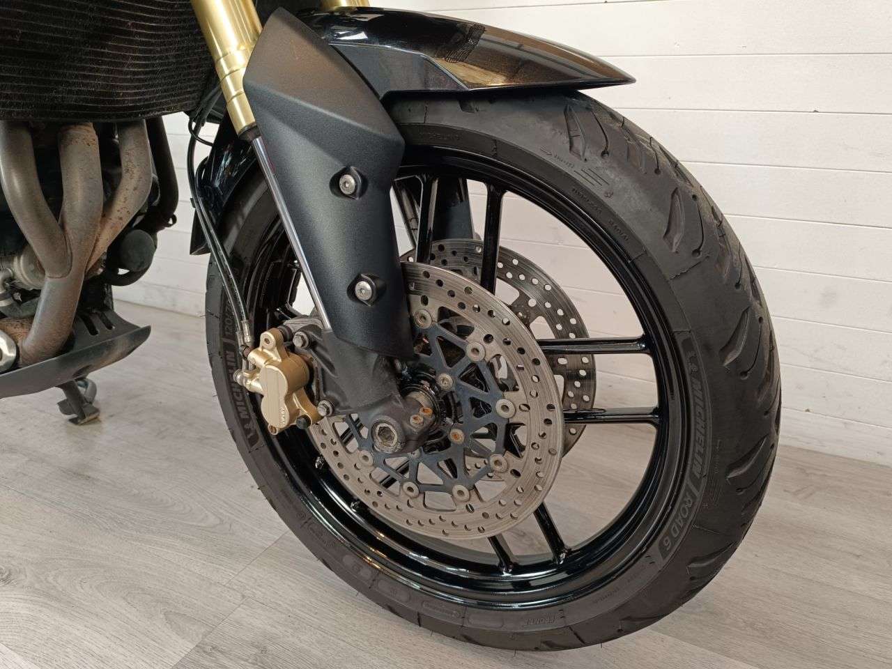 A 2011 TRIUMPH TIGER 800 ABS A 2011 TRIUMPH TIGER 800 ABS