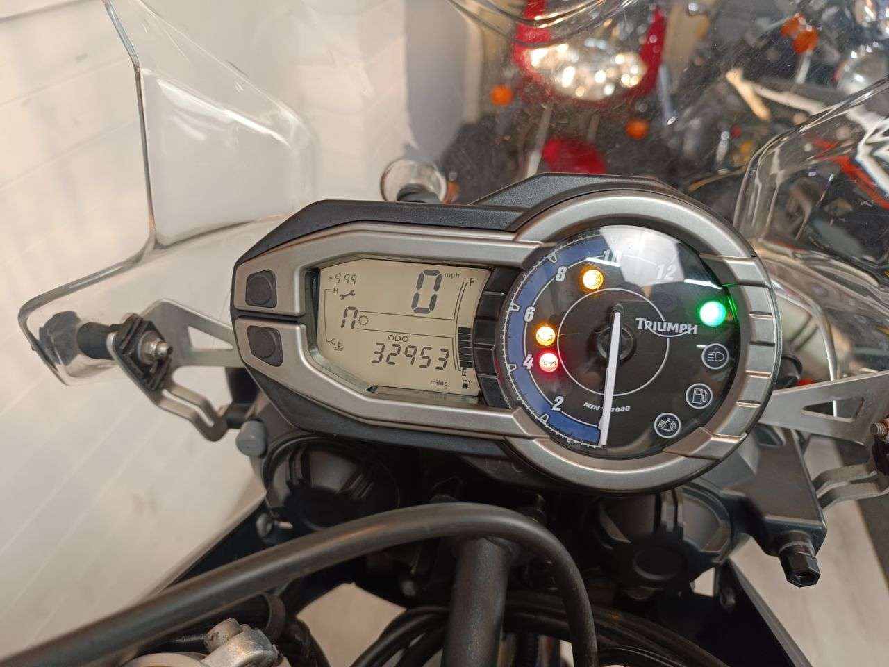 2011 TRIUMPH TIGER 800 2011 TRIUMPH TIGER 800
