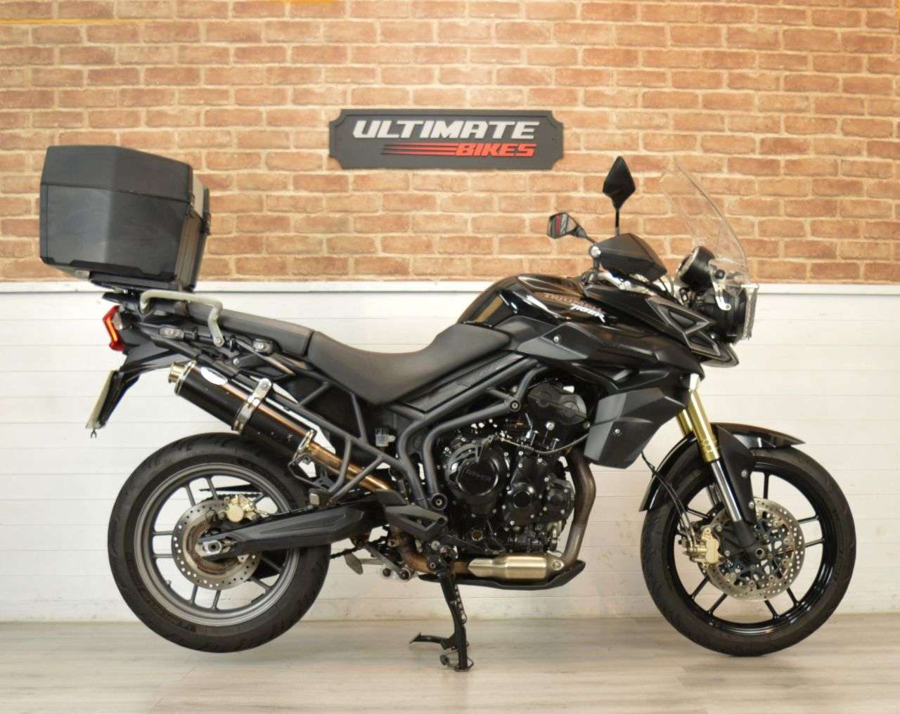 A 2011 TRIUMPH TIGER 800 ABS A 2011 TRIUMPH TIGER 800 ABS