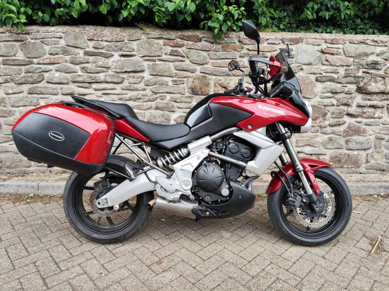 A 2012 KAWASAKI VERSYS 650 A 2012 KAWASAKI VERSYS 650