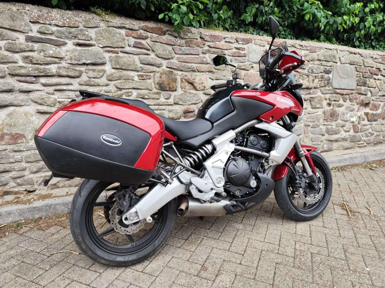 A 2012 KAWASAKI VERSYS 650 A 2012 KAWASAKI VERSYS 650