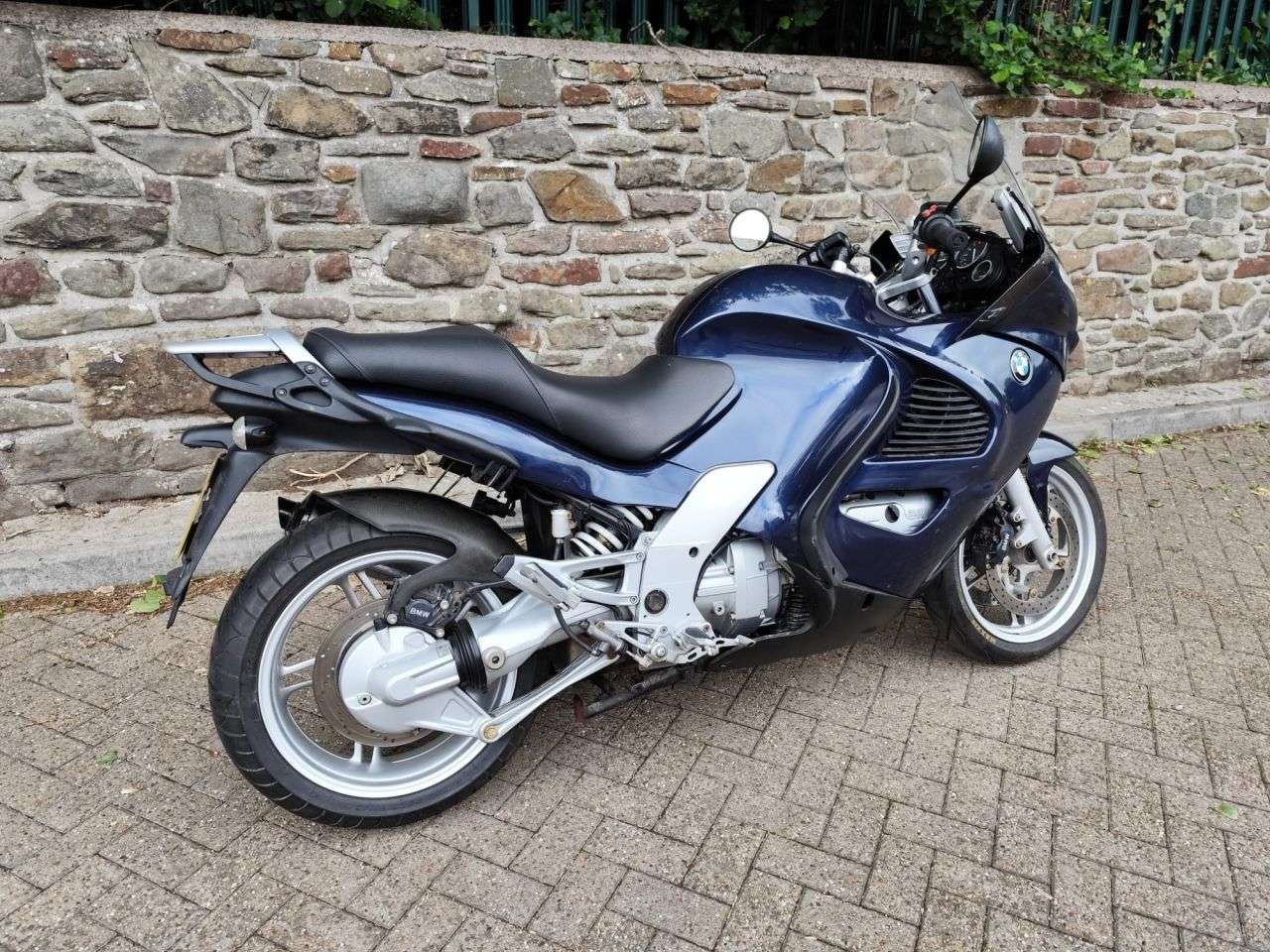 A 2005 BMW K 1200 GT A 2005 BMW K 1200 GT