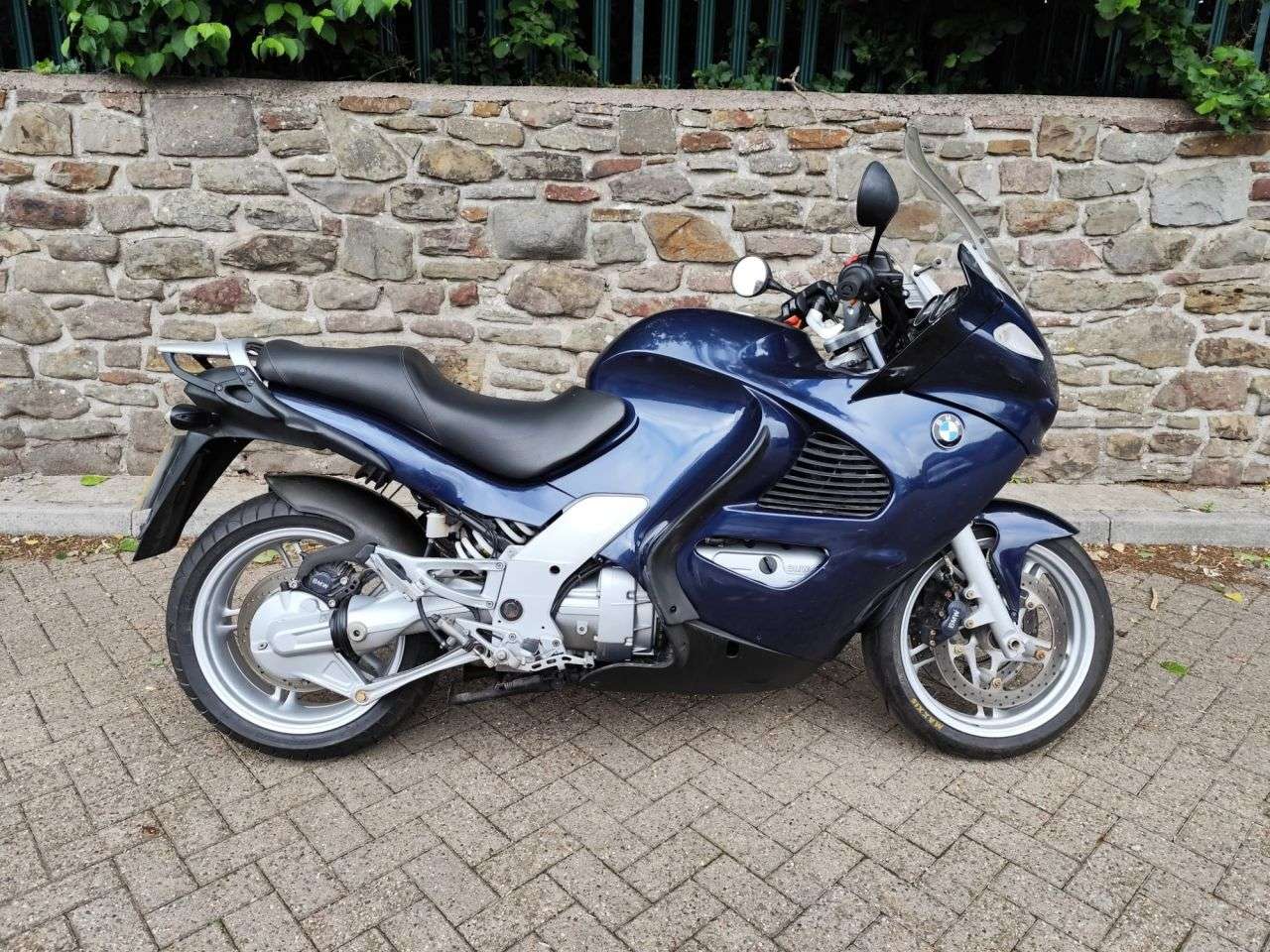 A 2005 BMW K 1200 GT A 2005 BMW K 1200 GT