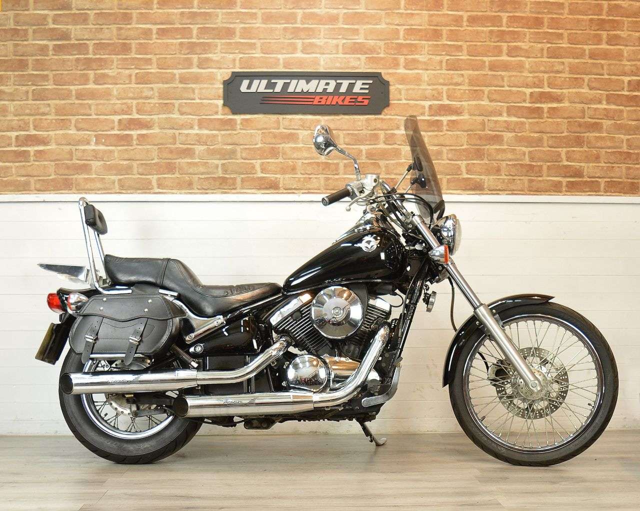 A 1997 KAWASAKI VN800 A 1997 KAWASAKI VN800