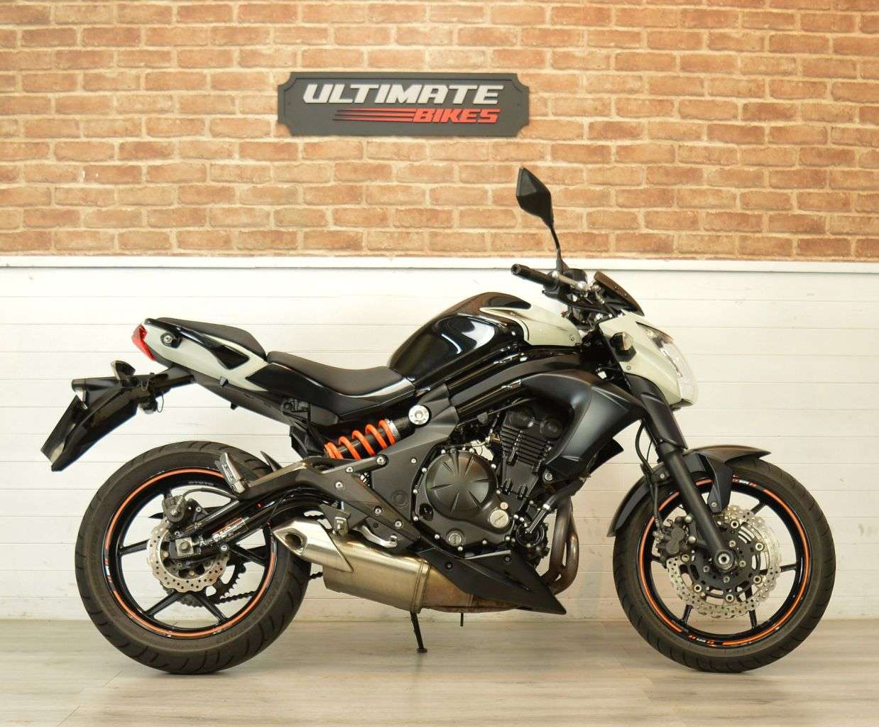 A 2016 KAWASAKI ER 6N A 2016 KAWASAKI ER 6N