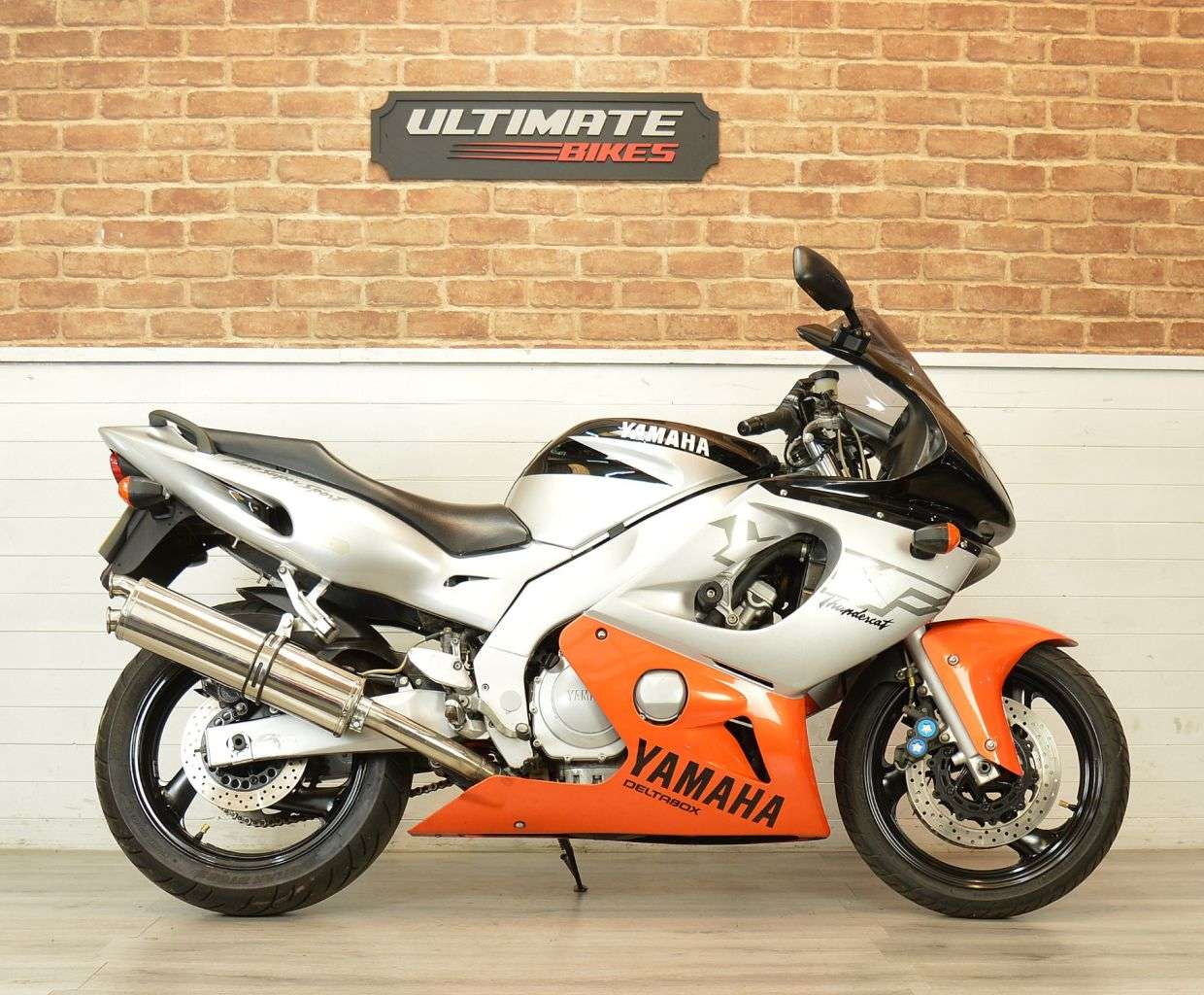 A 1999 YAMAHA YZF600R THUNDERCAT A 1999 YAMAHA YZF600R THUNDERCAT