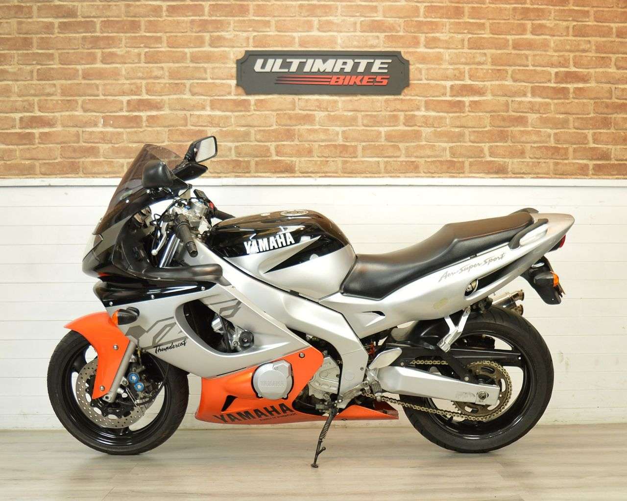 A 1999 YAMAHA YZF600R THUNDERCAT A 1999 YAMAHA YZF600R THUNDERCAT
