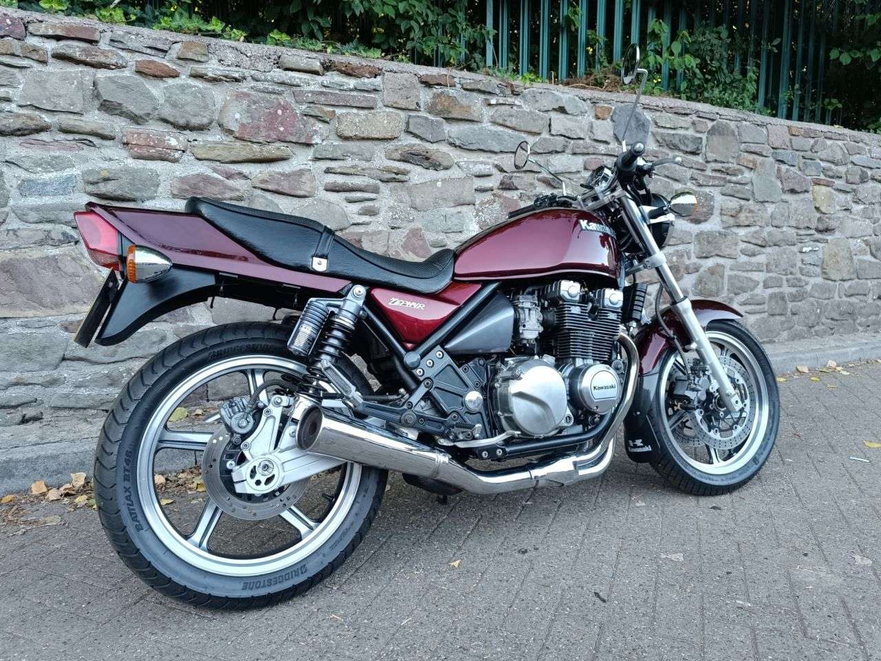 A 1996 KAWASAKI ZEPHYR 550 A 1996 KAWASAKI ZEPHYR 550