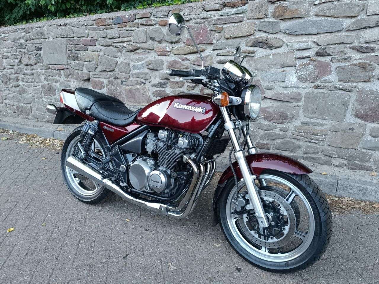 A 1996 KAWASAKI ZEPHYR 550 A 1996 KAWASAKI ZEPHYR 550