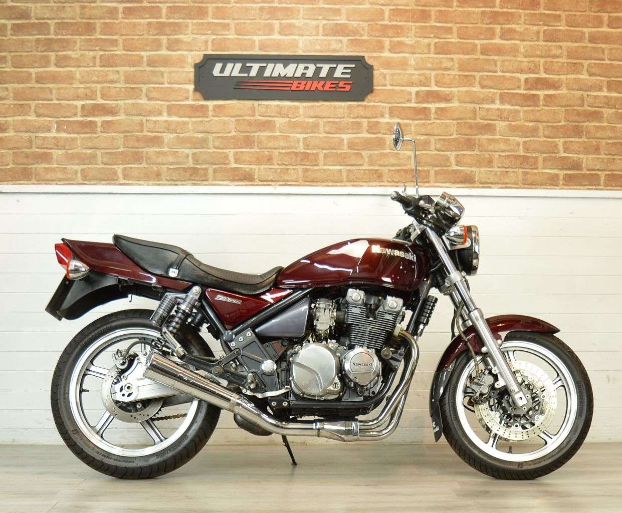 A 1996 KAWASAKI ZEPHYR 550 A 1996 KAWASAKI ZEPHYR 550