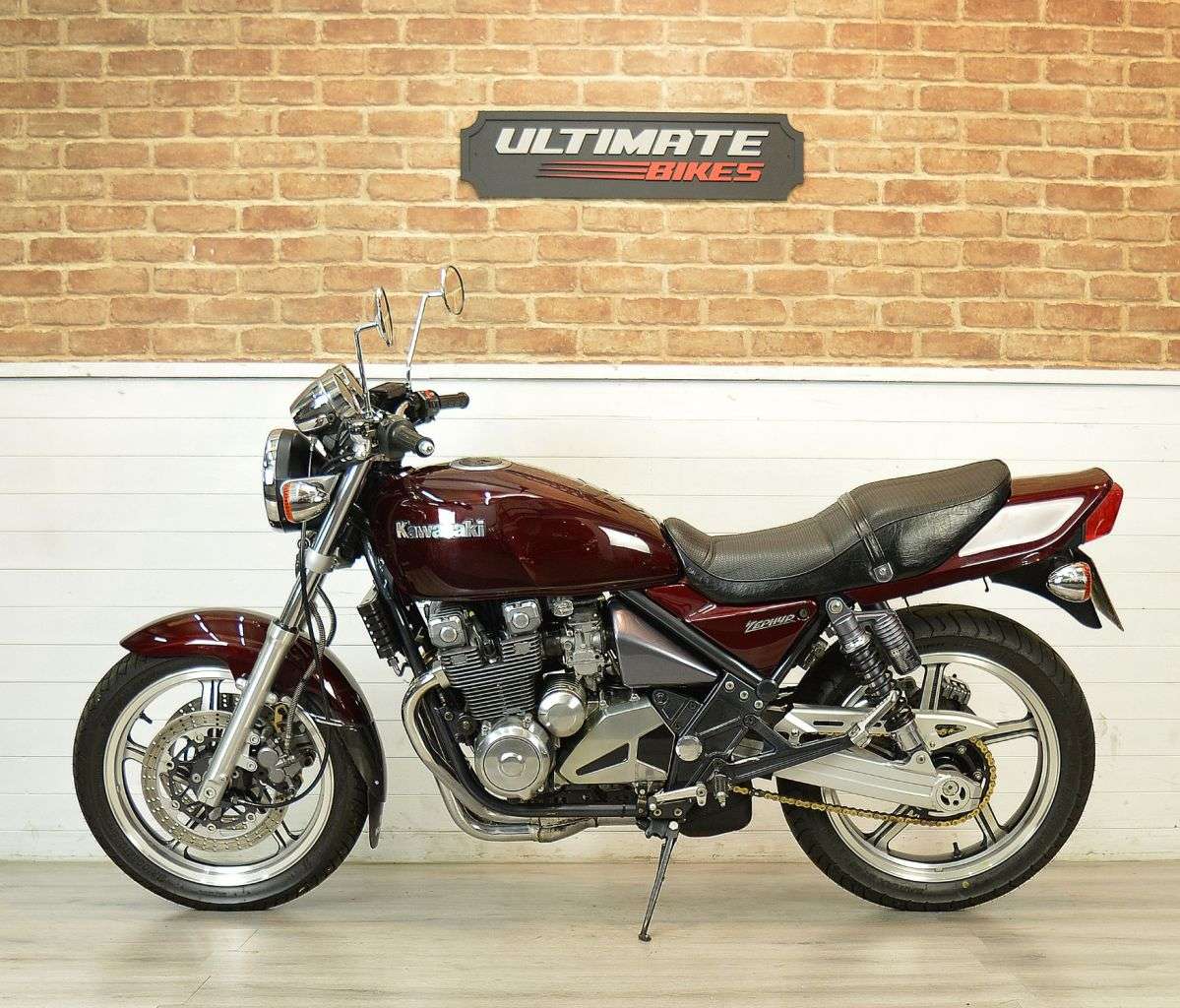 A 1996 KAWASAKI ZEPHYR 550 A 1996 KAWASAKI ZEPHYR 550
