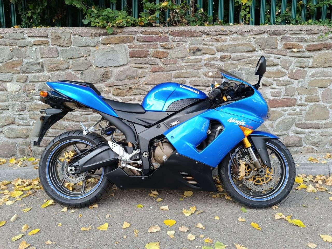 A 2005 KAWASAKI NINJA ZX-6R 636cc A 2005 KAWASAKI NINJA ZX-6R 636cc