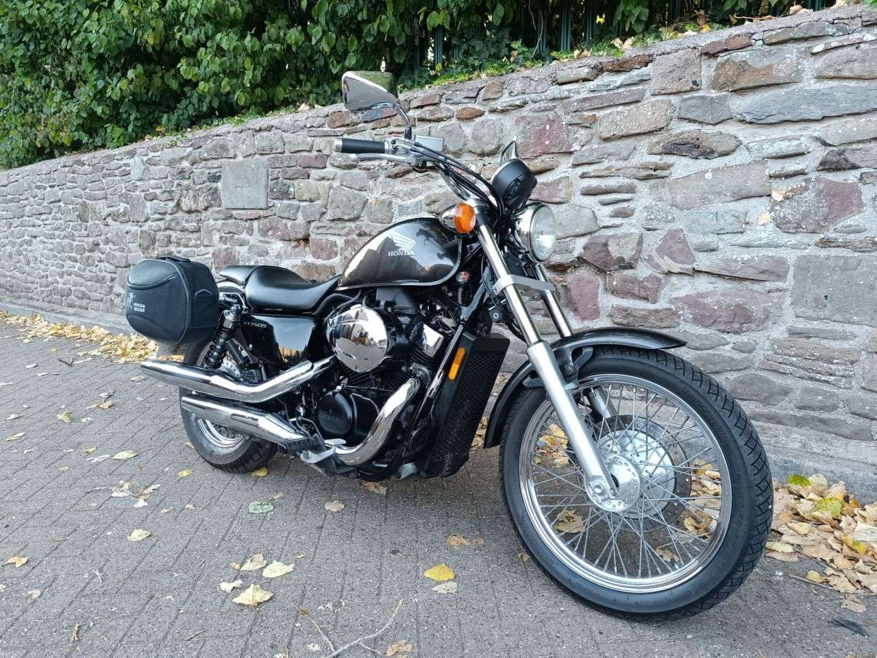 A 2011 HONDA VT750 S A 2011 HONDA VT750 S