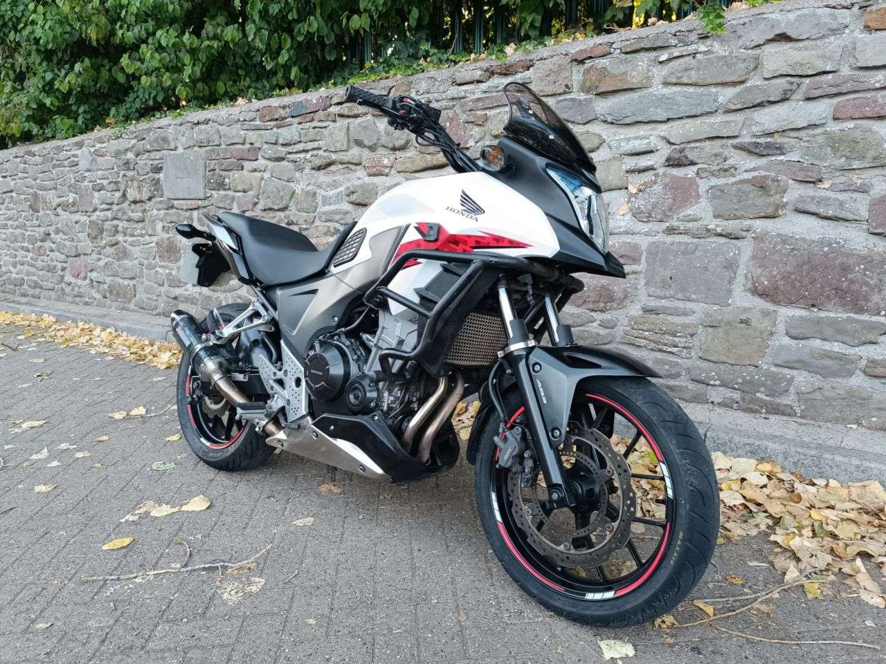 A 2015 HONDA CB500X ABS A 2015 HONDA CB500X ABS