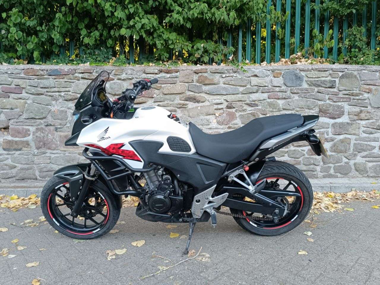 A 2015 HONDA CB500X ABS A 2015 HONDA CB500X ABS
