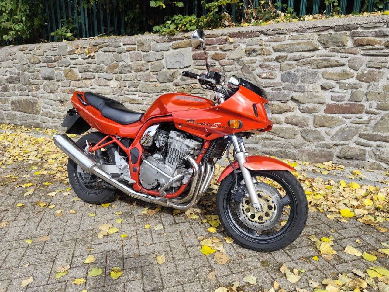 A 1998 SUZUKI BANDIT 600 599cc A 1998 SUZUKI BANDIT 600 599cc