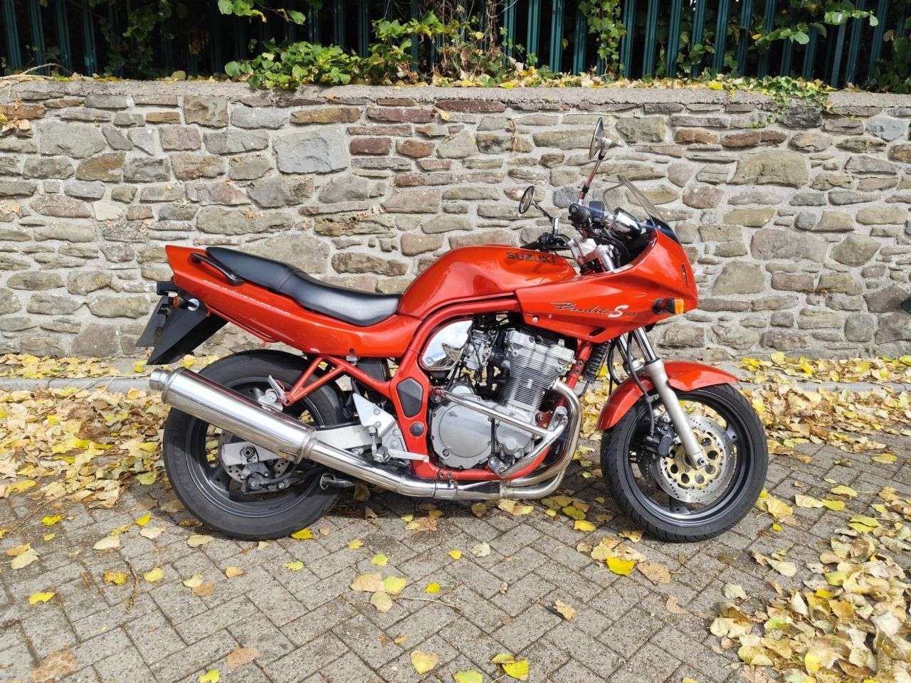 A 1998 SUZUKI BANDIT 600 599cc A 1998 SUZUKI BANDIT 600 599cc