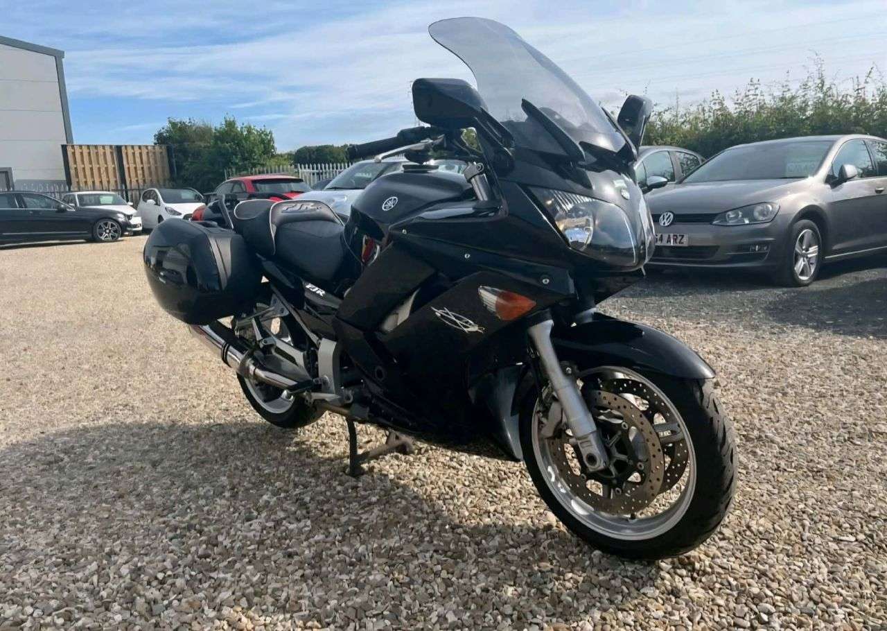 A 2009 YAMAHA FJR1300 ABS A 2009 YAMAHA FJR1300 ABS
