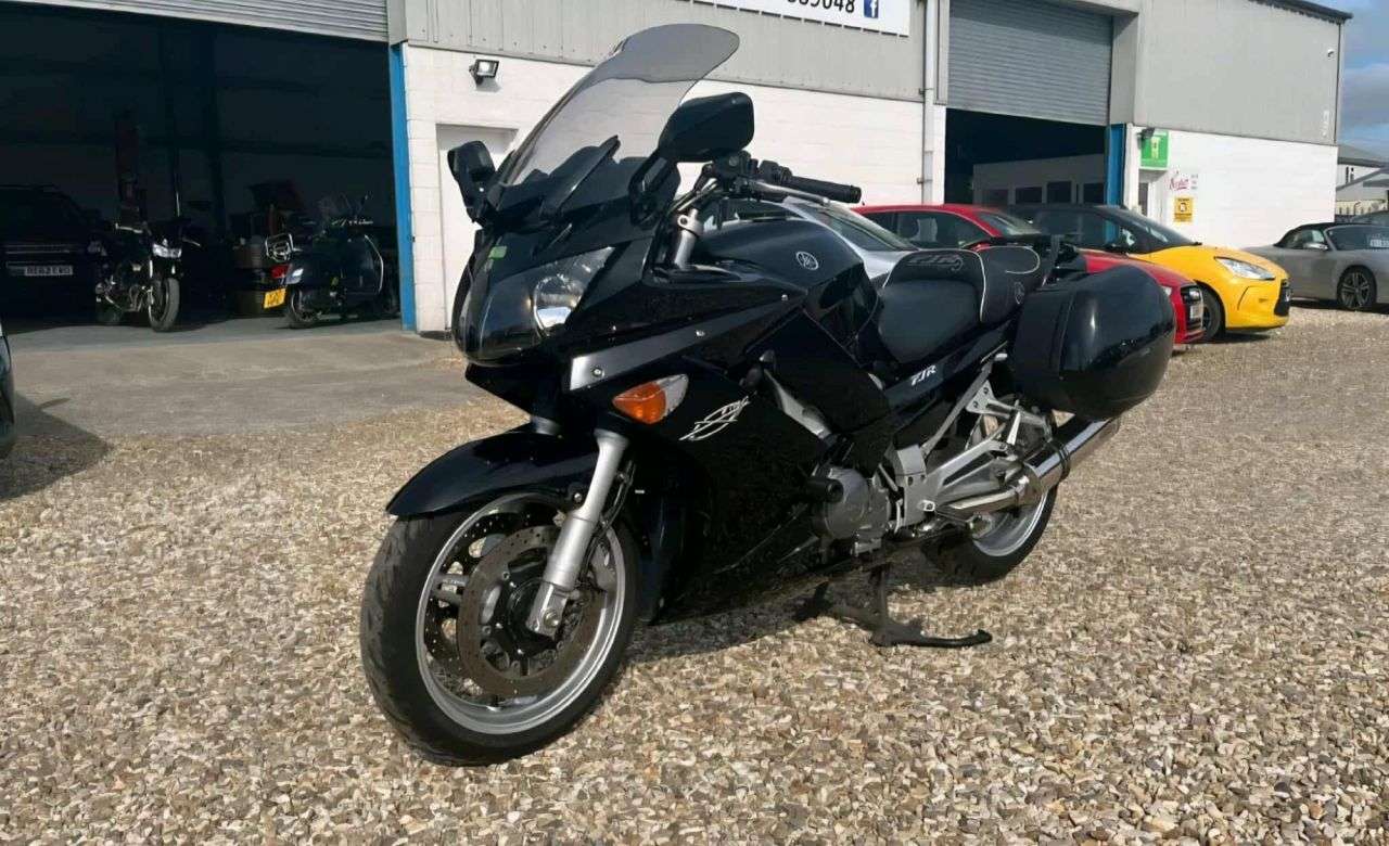 A 2009 YAMAHA FJR1300 ABS A 2009 YAMAHA FJR1300 ABS