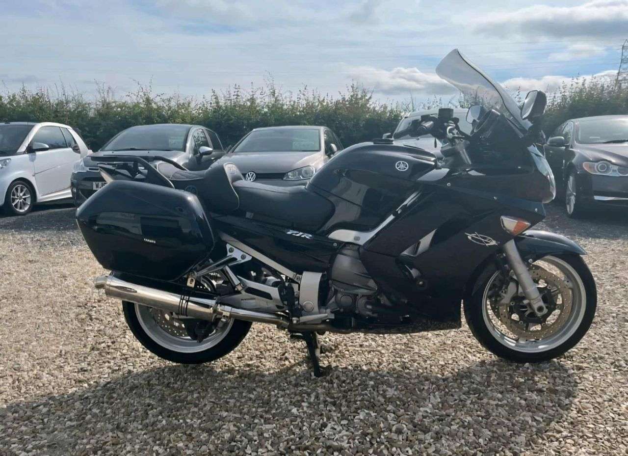 A 2009 YAMAHA FJR1300 ABS A 2009 YAMAHA FJR1300 ABS