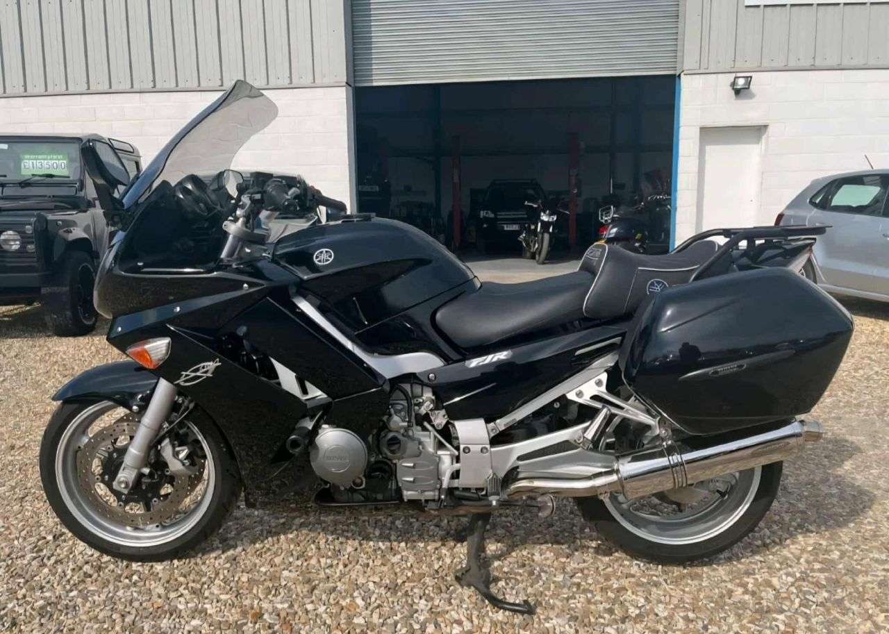 A 2009 YAMAHA FJR1300 ABS A 2009 YAMAHA FJR1300 ABS