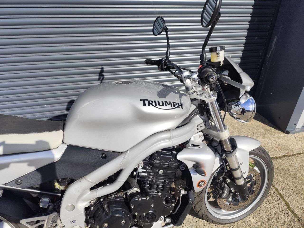 A 2004 TRIUMPH SPEED TRIPLE 955 A 2004 TRIUMPH SPEED TRIPLE 955
