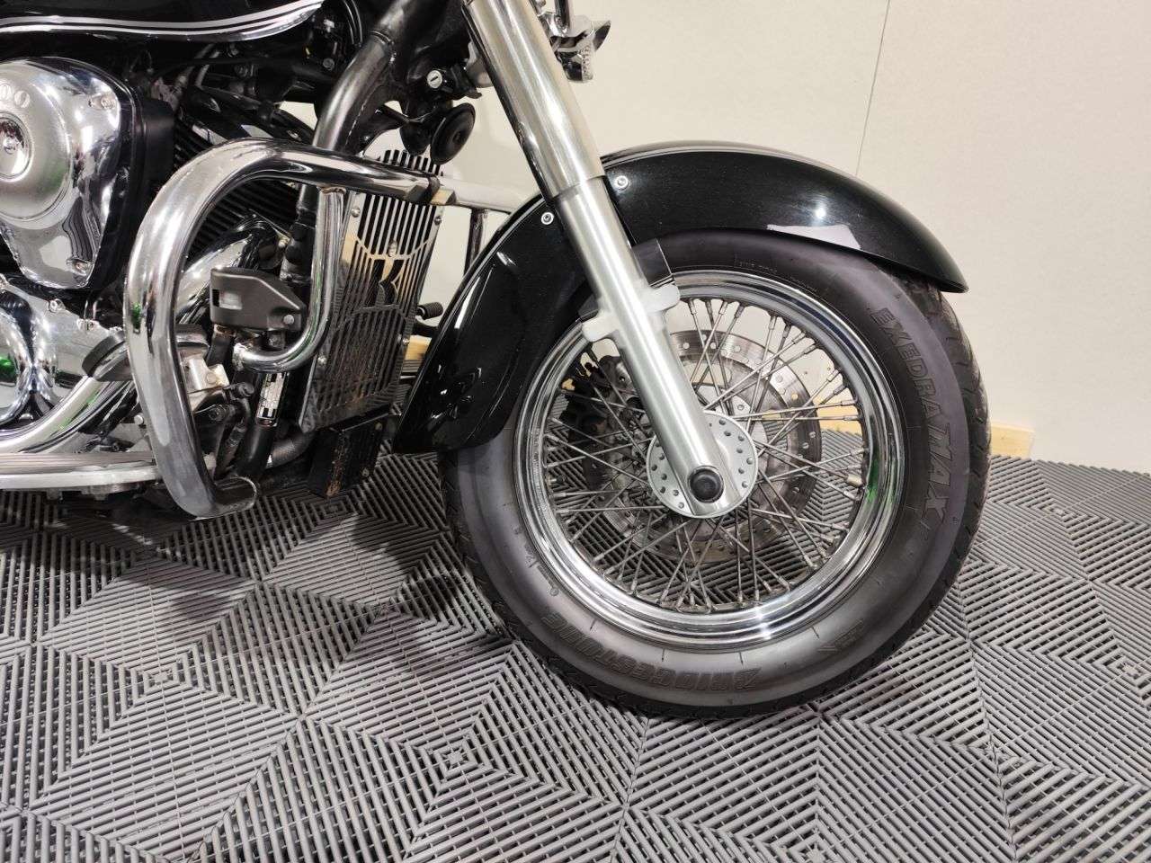 A 2011 KAWASAKI VULCAN 900 A 2011 KAWASAKI VULCAN 900