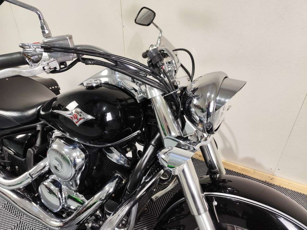 A 2011 KAWASAKI VULCAN 900 A 2011 KAWASAKI VULCAN 900