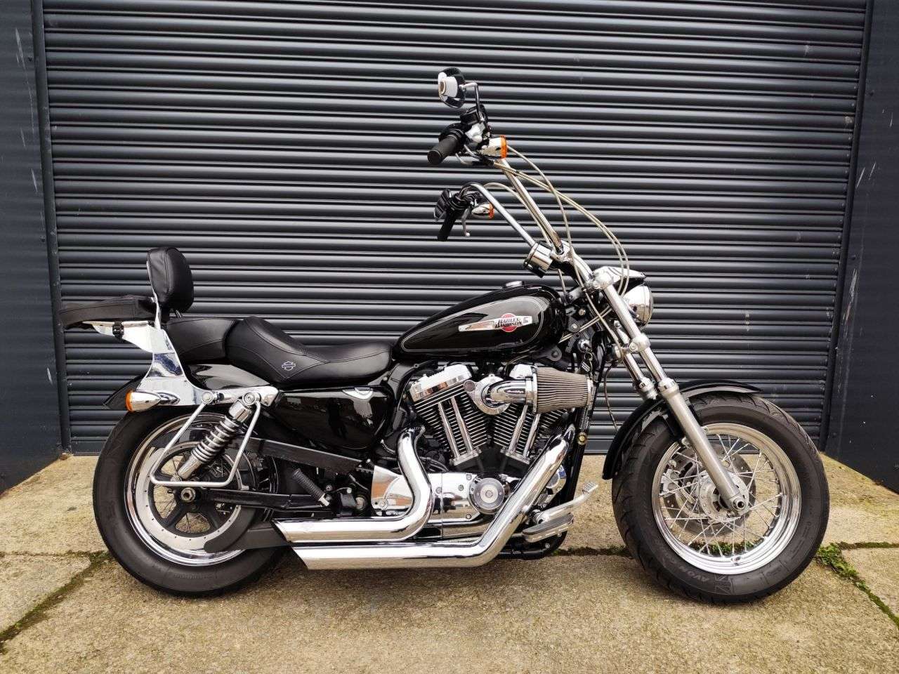 A 2013 HARLEY-DAVIDSON SPORTSTER XL1200C A 2013 HARLEY-DAVIDSON SPORTSTER XL1200C