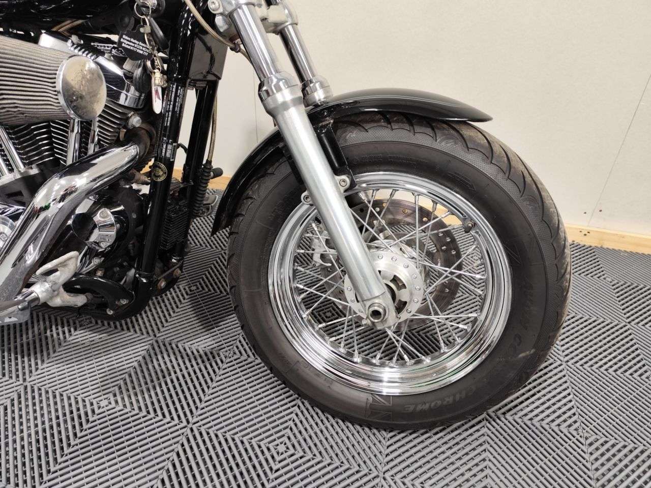 A 2013 HARLEY-DAVIDSON SPORTSTER XL1200C A 2013 HARLEY-DAVIDSON SPORTSTER XL1200C